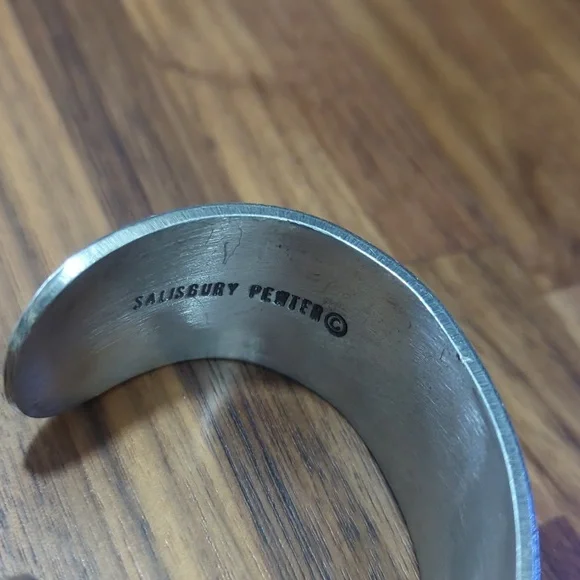 Salisbury pewter cuff bracelet October flowers cosmos silver tone - Picture 2 of 9